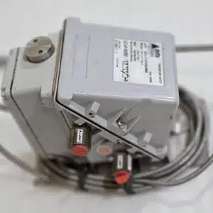 سوییچ دما W741FJF1WLR30 برند Delta CONTROLS